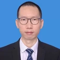 Alexander Long 先生，行銷總監